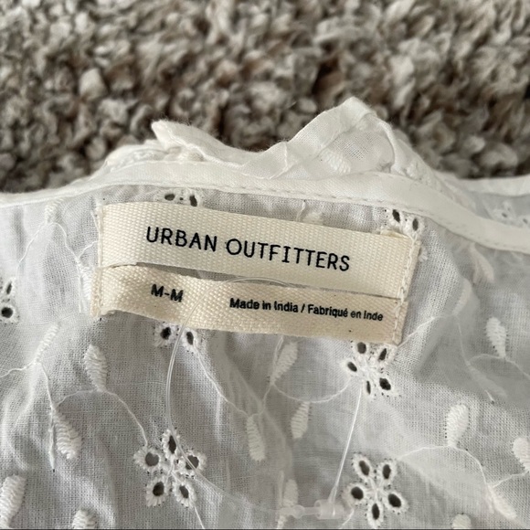 Urban Outfitters Cropped Lace Puff Sleeve Blouse - Picture 2 of 2